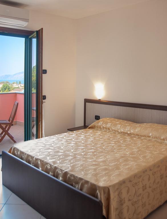 Residence Gli Ulivi Di Eolo ซาปรี ภายนอก รูปภาพ