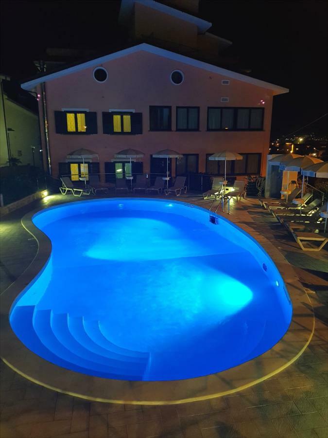 Residence Gli Ulivi Di Eolo ซาปรี ภายนอก รูปภาพ